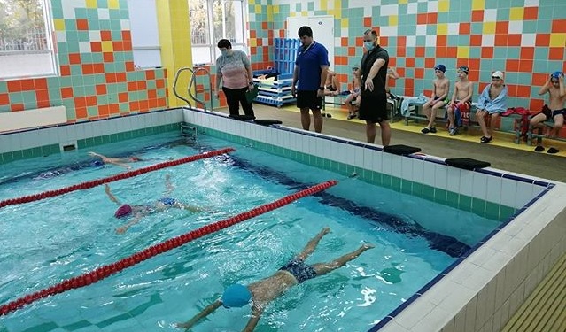 Первый день приёма нормативов поступающих на программу физической подготовки «Научись плавать» на 2021 год